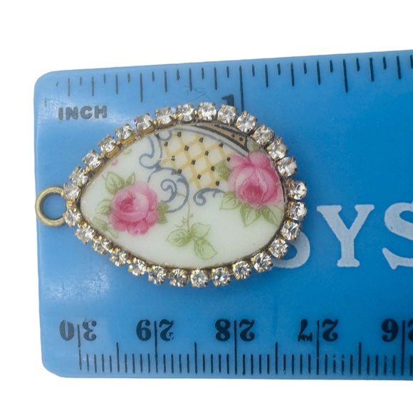 Bavaria China Teardrop Floral Pendant Necklace W/ Rhinestones & Gold-Tone Chain - Picture 6 of 14